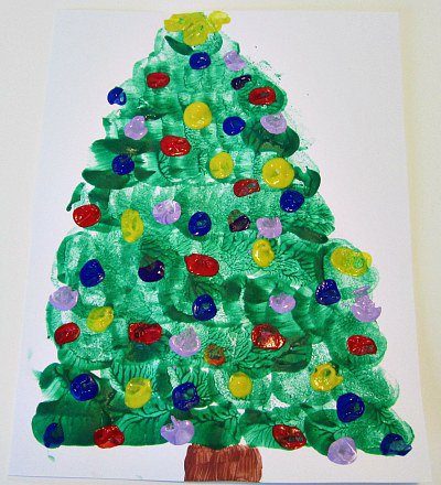 Marshmallow-Stamping-Christmas-Tree-Craft-For-Kids.jpg