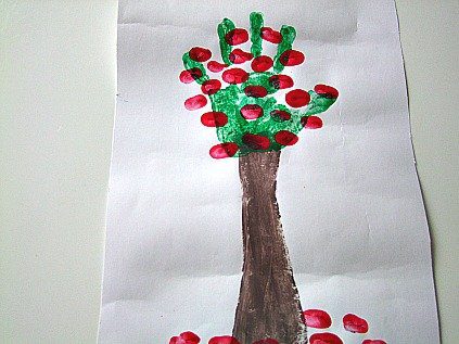 handprint-tree-craft-for-Kids.jpeg