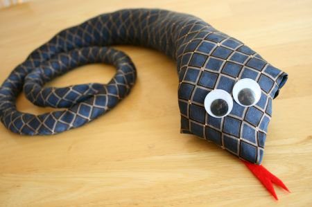 tie-snake-done-img_0662.jpg